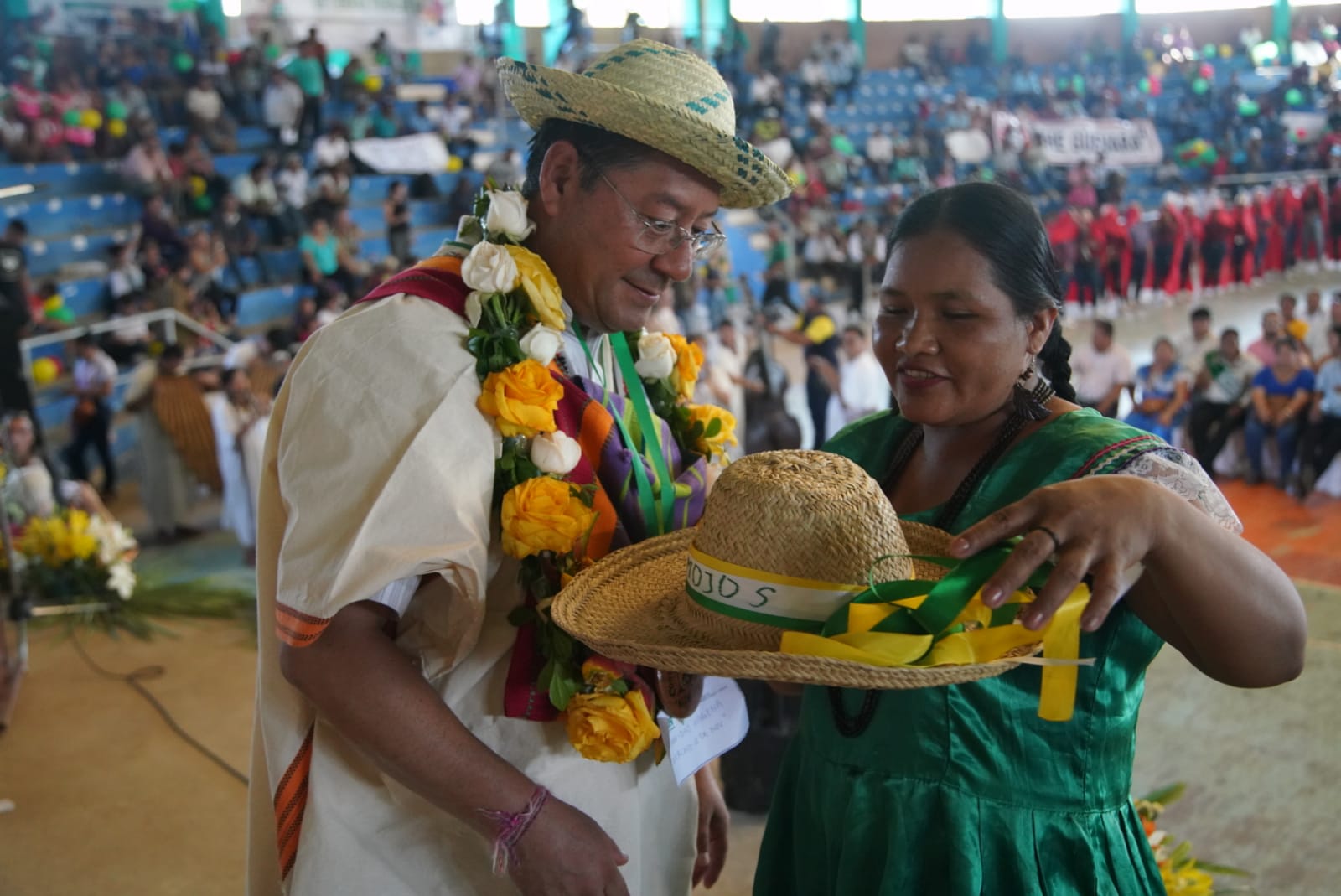 Presidente entrega planta híbrida solar y el Aeropuerto de Guayaramerín