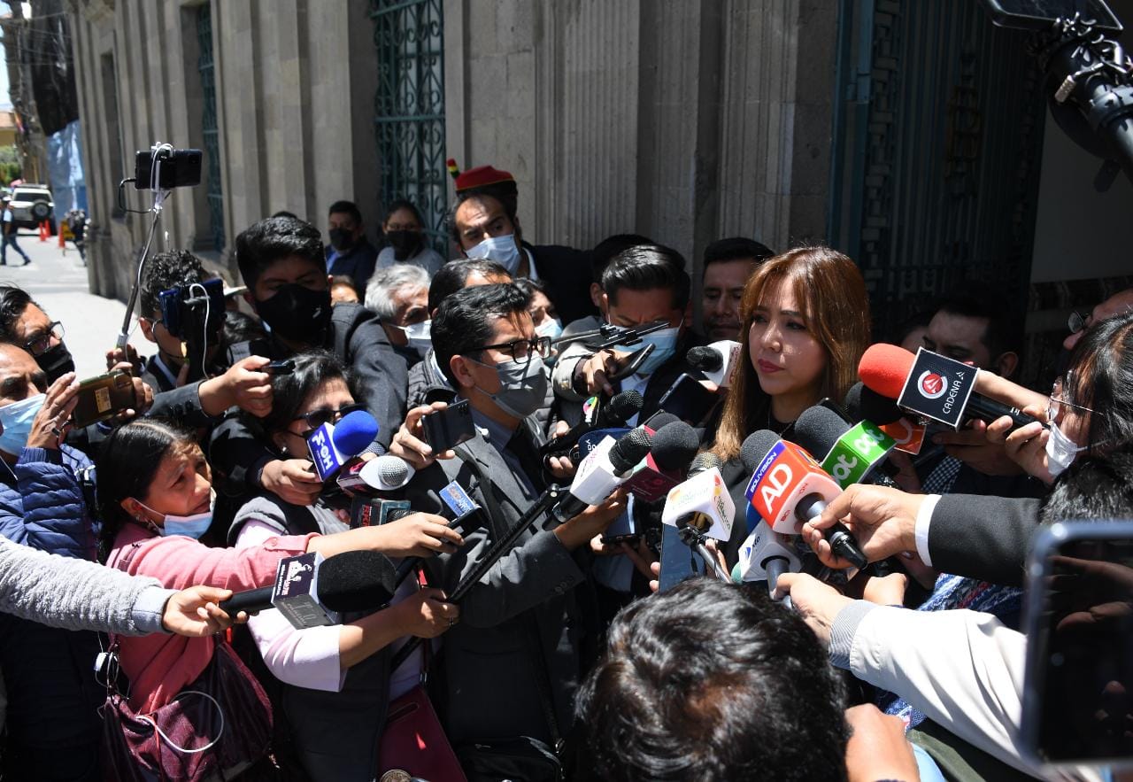 Gobierno deja en manos del Legislativo y del Judicial pedidos del cabildo cruceño