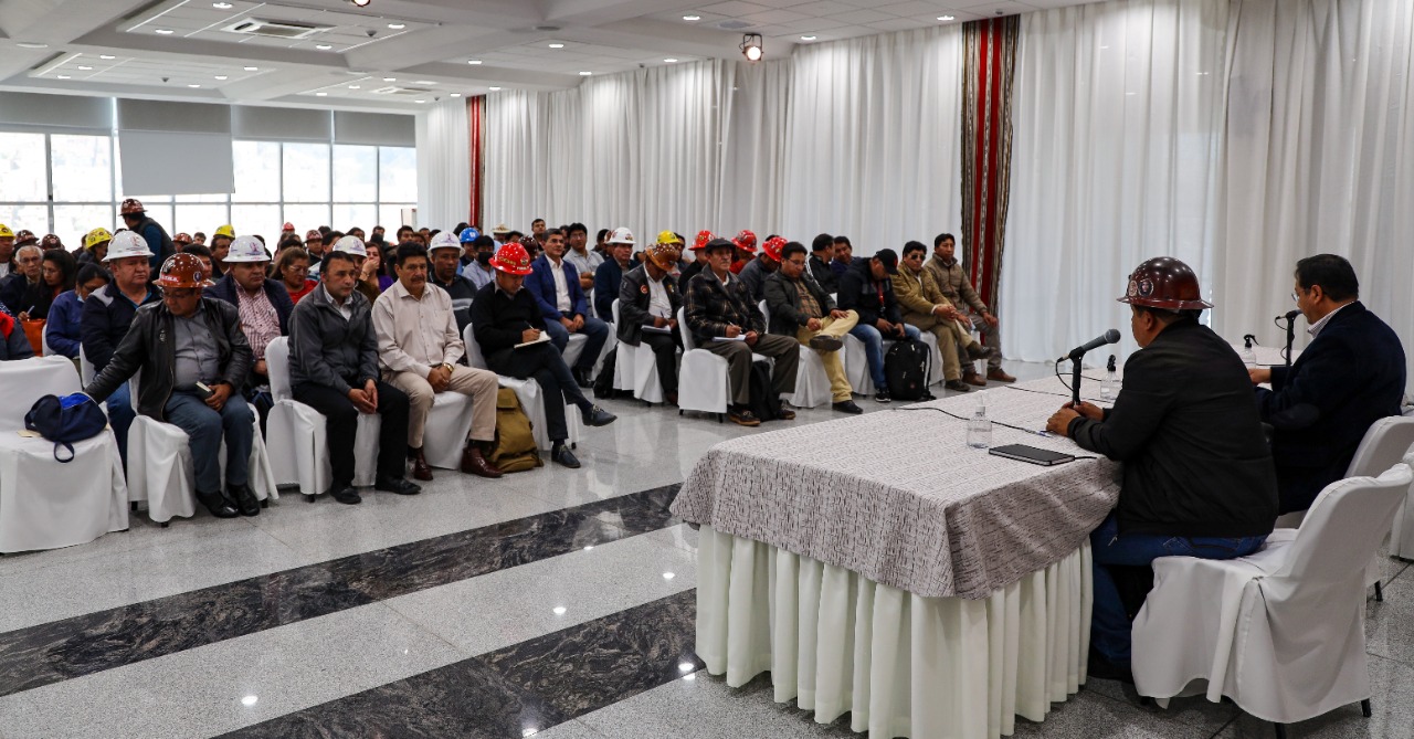 Presidente destaca apoyo de la COB y el fortalecimiento de la unidad