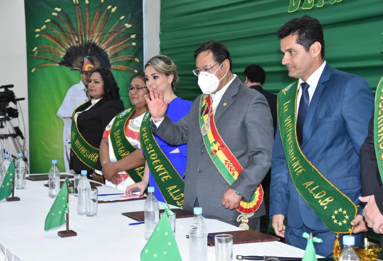 Arce entrega obras en Baures y Guayaramerín