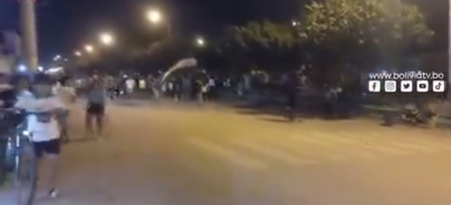 Enfrentamiento en el Plan 3.000 y violencia contra mujeres Bartolina Sisa, tras decisión de mantener el paro en Santa Cruz