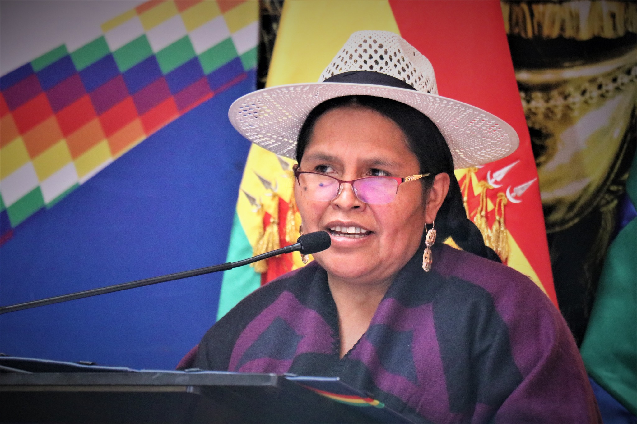 Ministra Orellana le dice a Camacho que “no es dueño” de Santa Cruz y que el pueblo espera al Presidente