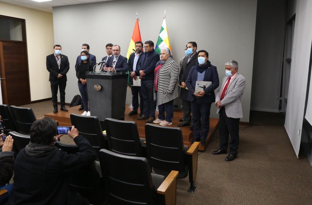 Richter afirma que mejorarán los ingresos de las alcaldías por IDH y coparticipación tributaria