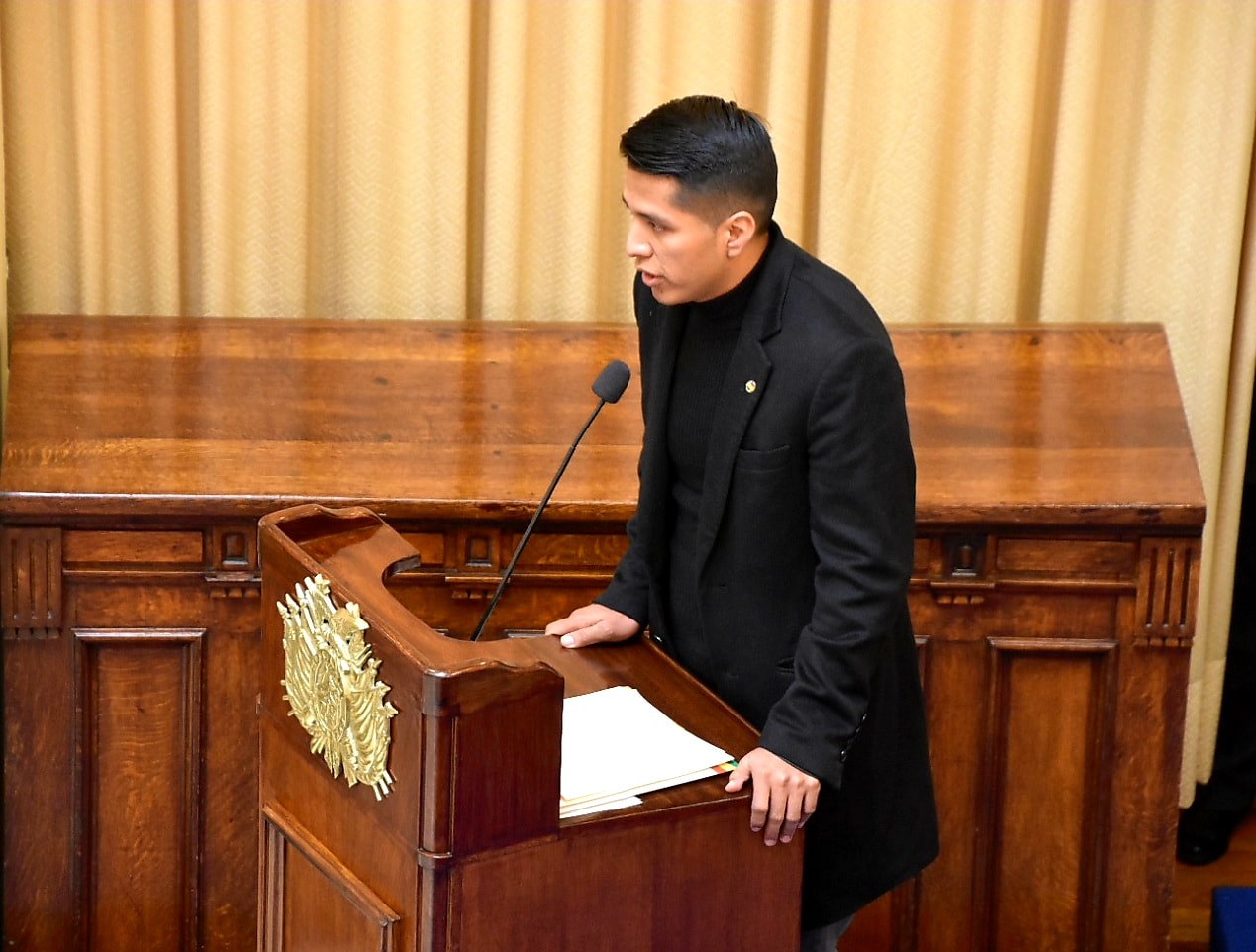 Presidente del Senado convoca a priorizar el interés nacional sobre el sectorial