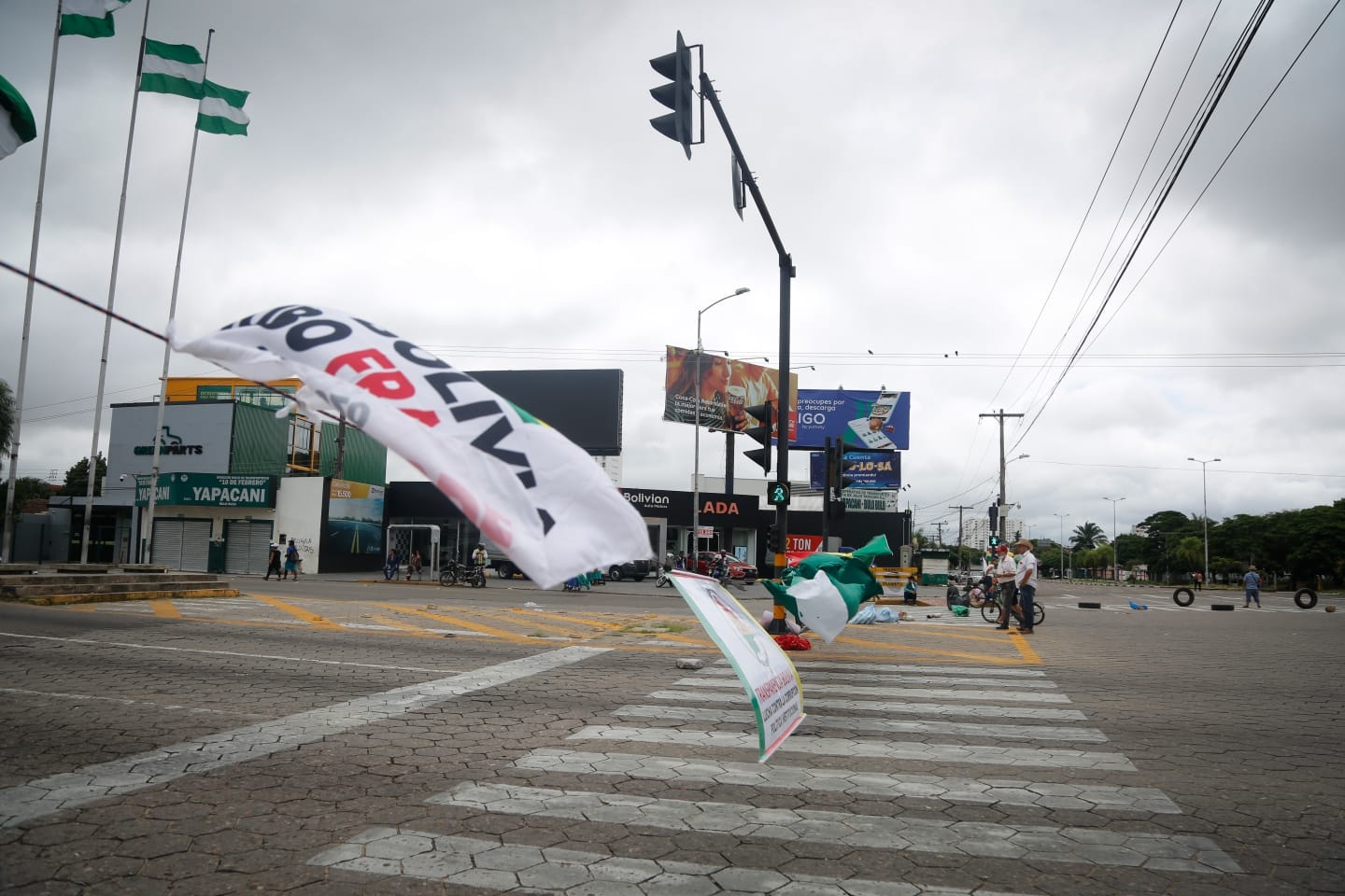 Analista afirma que “cuatro caudillos” cruceños están llevando a la confrontación al país