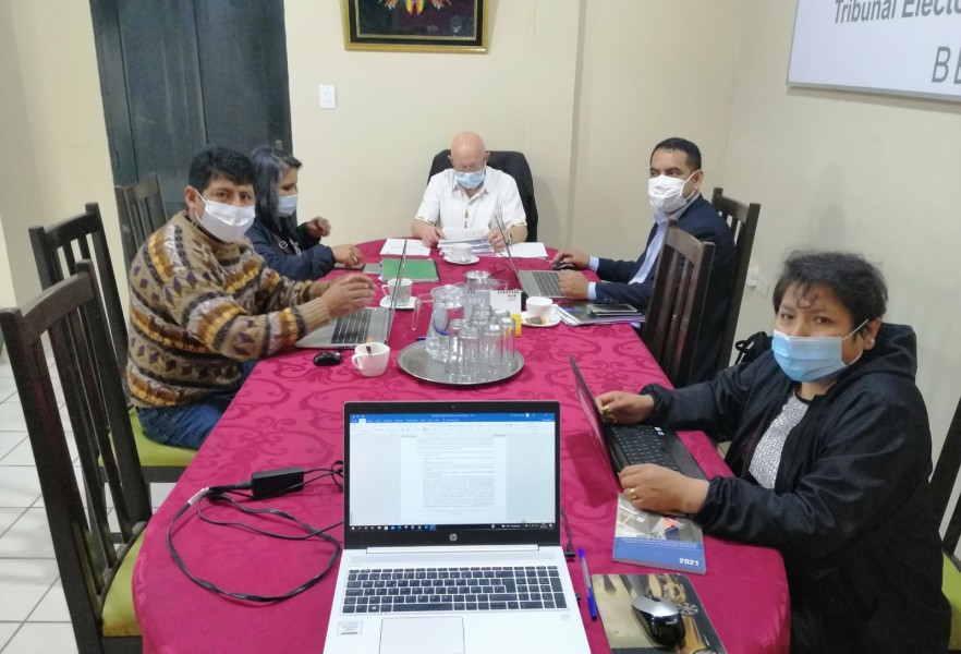 TSE aprueba la conversión de Demócratas a partido político