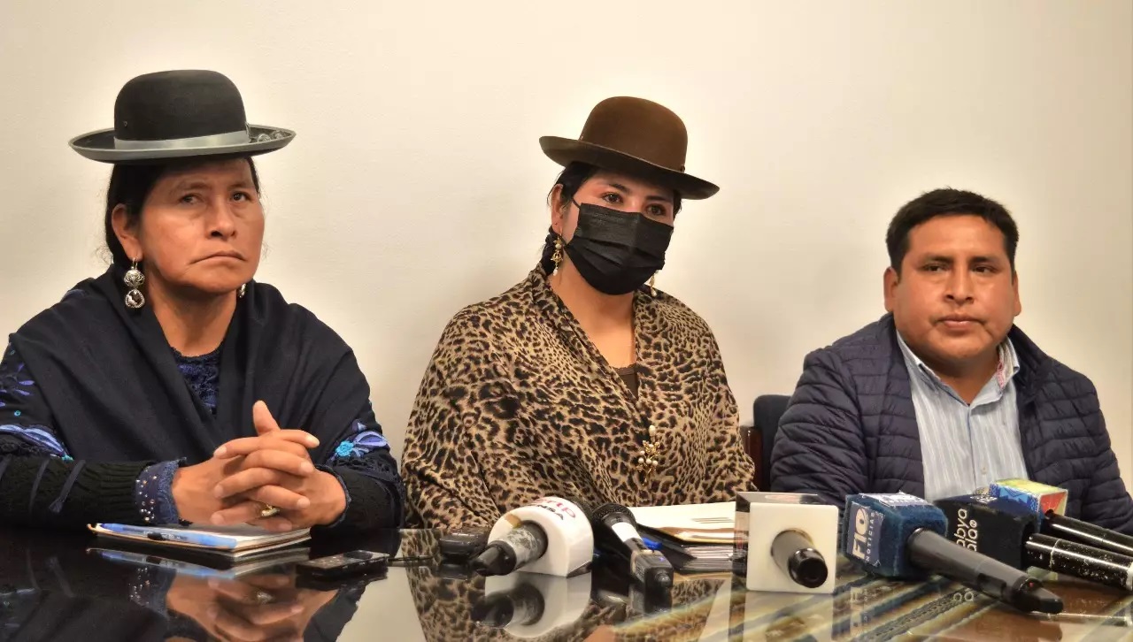 Conforman comisión de seguimiento a los actos de violencia en el mercado de coca de Villa El Carmen