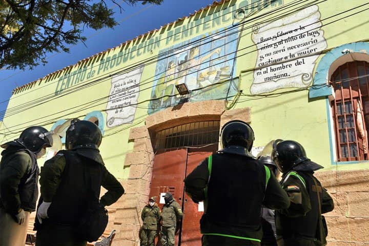 Policía evita intento de fuga de tres privados de libertad en Oruro 
