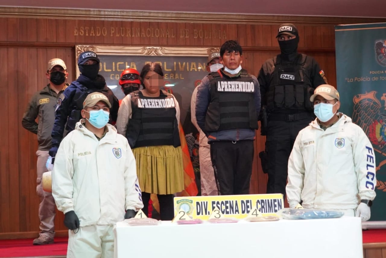 Policía presenta a los presuntos autores del doble infanticidio en Copacabana