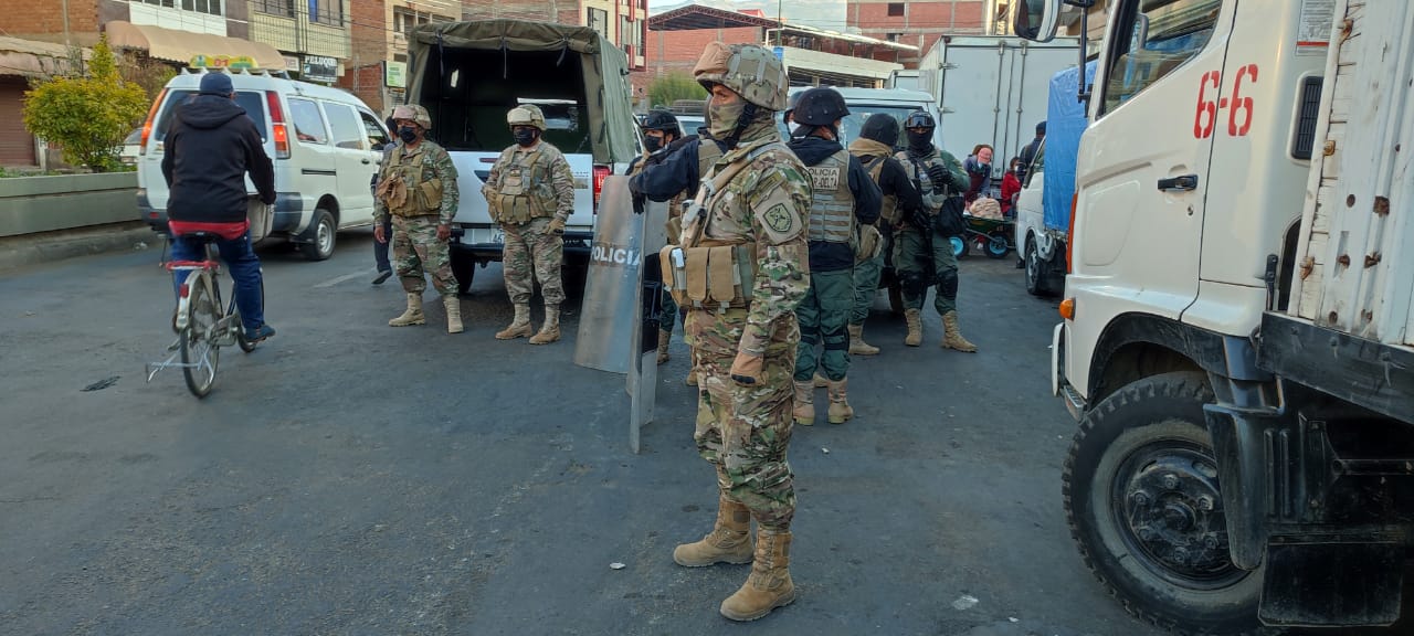 Cochabamba: Operativo interinstitucional intensifica controles y pretende desarticular las "ferias del contrabando" 