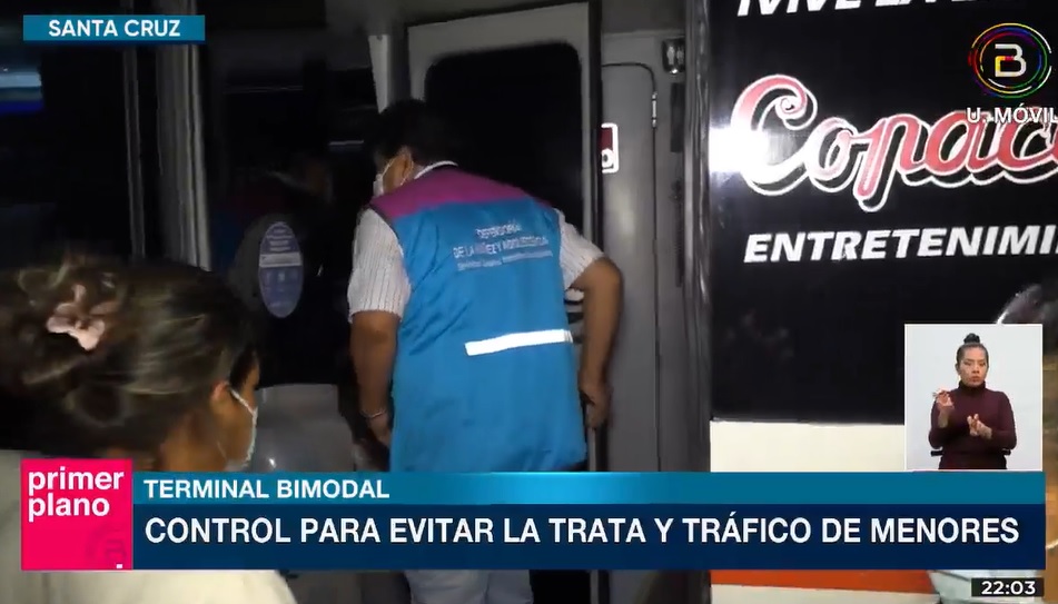 Realizan controles en la terminal bimodal de Santa Cruz para evitar trata y tráfico de menores de edad