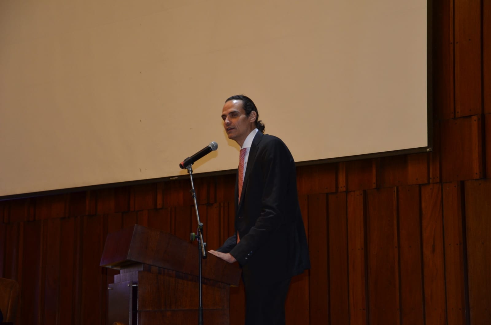 Exsecretario de la CIDH asegura que el desafío para Bolivia es la defensa de la democracia