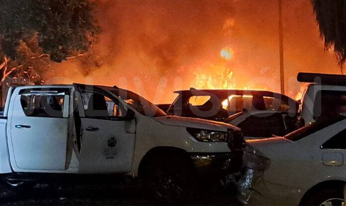 Grupos vinculados a la UJC atacan el Comando de la Policía y queman el edificio y vehículos de la Fiscalía en Santa Cruz