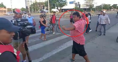 Violencia y agresiones contra periodistas recrudecen en los bloqueos en Santa Cruz