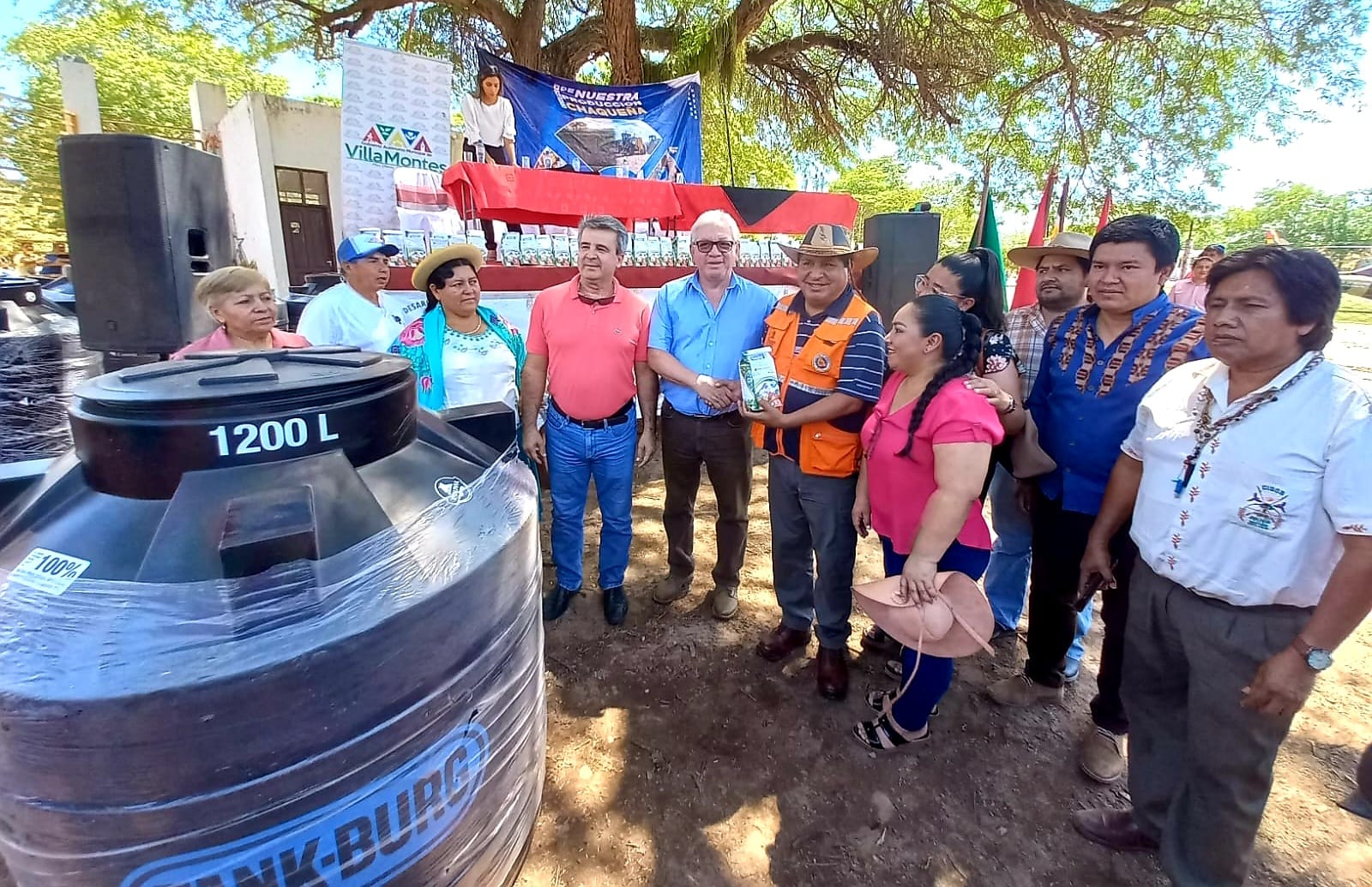 Entregan semillas y tanques de agua a tres municipios afectados por la sequía en Tarija 