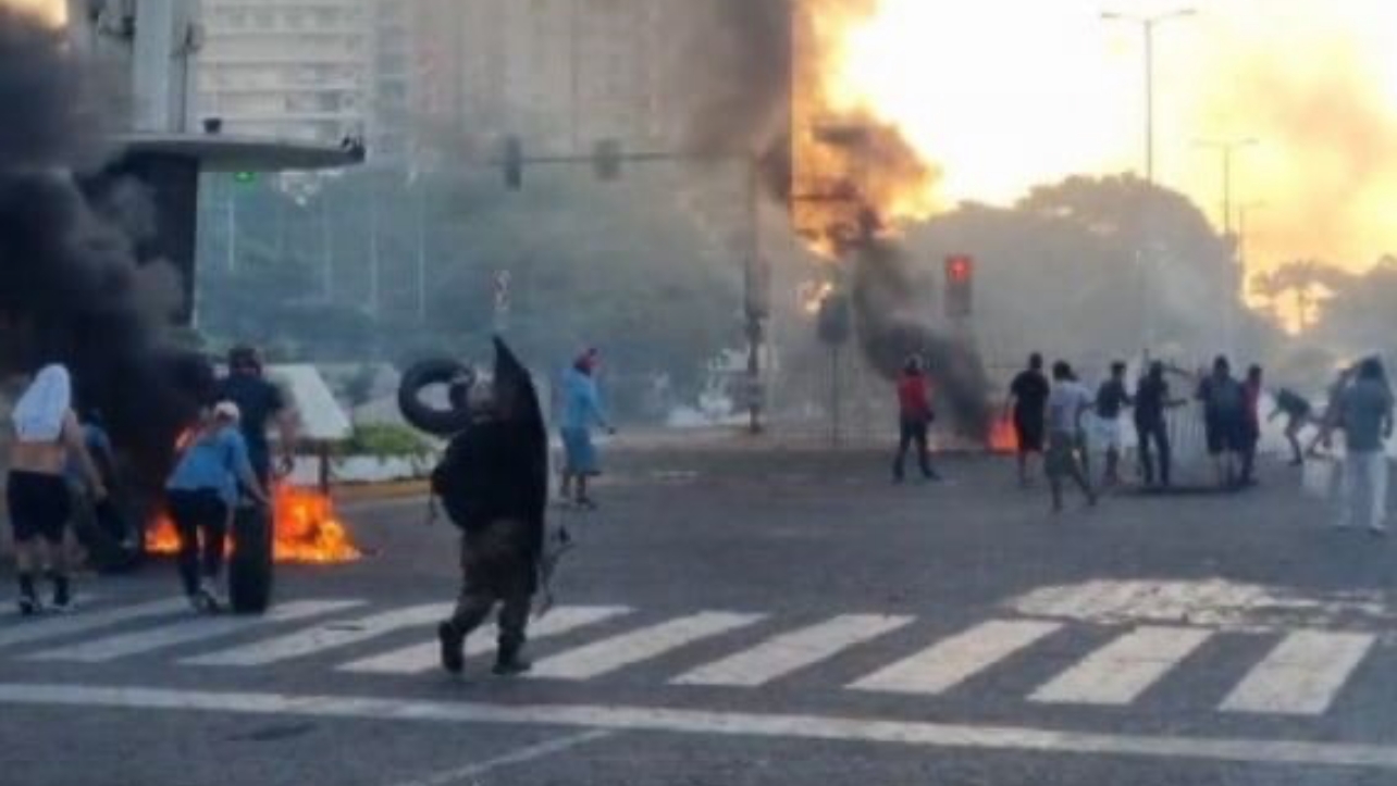 Suman 22 personas enviadas a la cárcel por destrozos y quemas en Santa Cruz