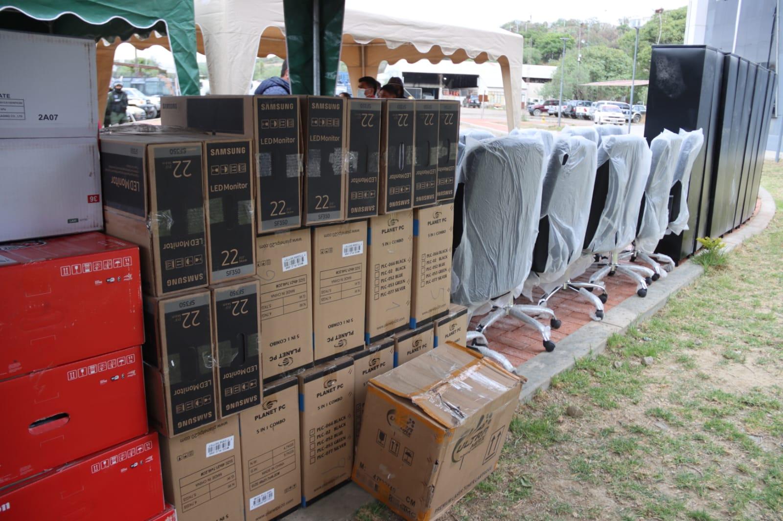 Gobierno equipa a la Policía para mejorar el trabajo institucional 