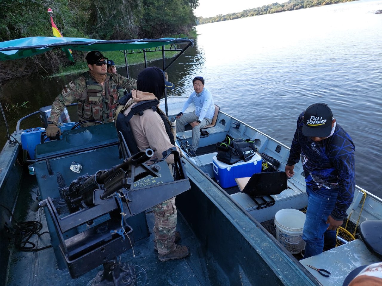 Diablos Azules de la Armada patrullan en tareas de interdicción ríos de la Amazonía 