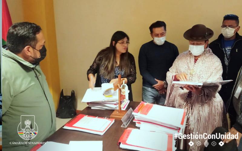 Senadora Velasco pidió la destitución de malos jueces y fiscales en los juzgados de El Alto
