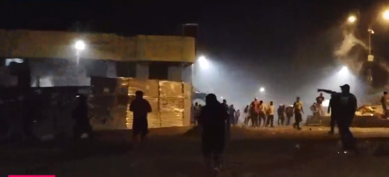 Grupos violentos vinculados a los unionistas vuelven a atacar vigilia en el Plan 3000