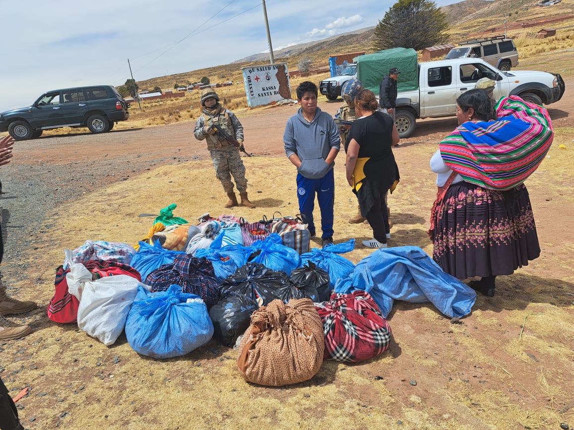 Militares de la Armada patrullan zona lacustre en combate al contrabando