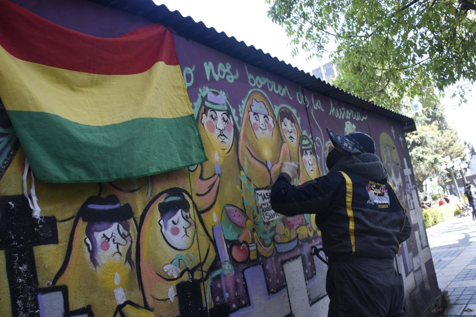 Víctimas de las dictaduras levantan vigilia luego de firmar acuerdo de reparación con el Gobierno 