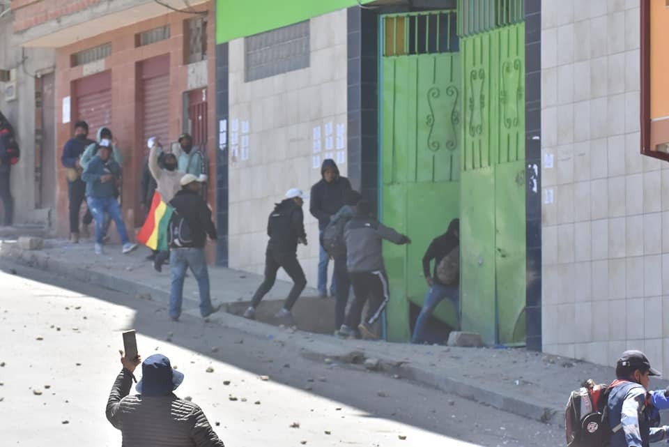 Movilizados de Machicado “robaron” más de Bs 3 millones en coca, según dirigente de Villa El Carmen 