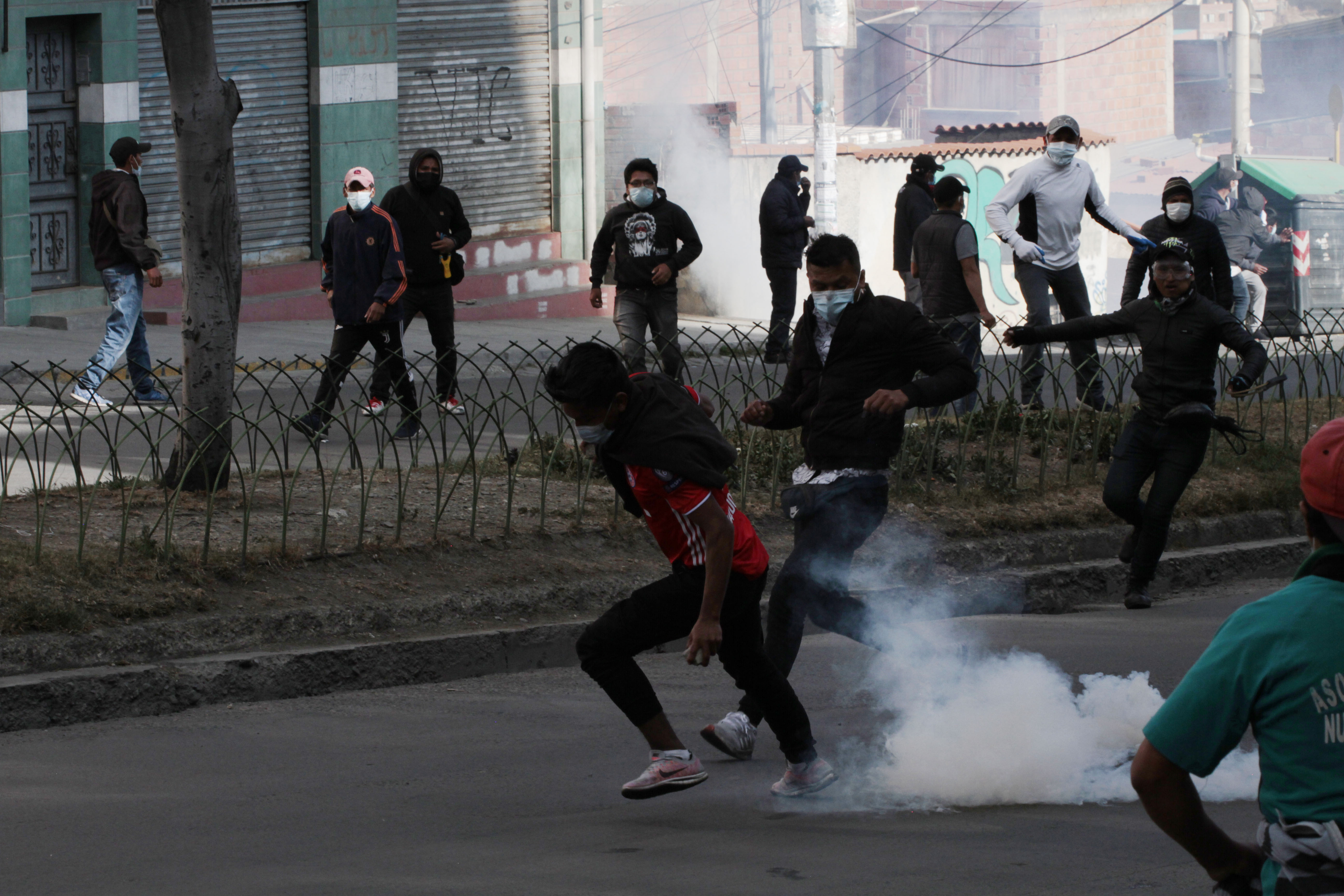 Vecinos cansados de conflictos presentan acción para expropiar mercados de coca