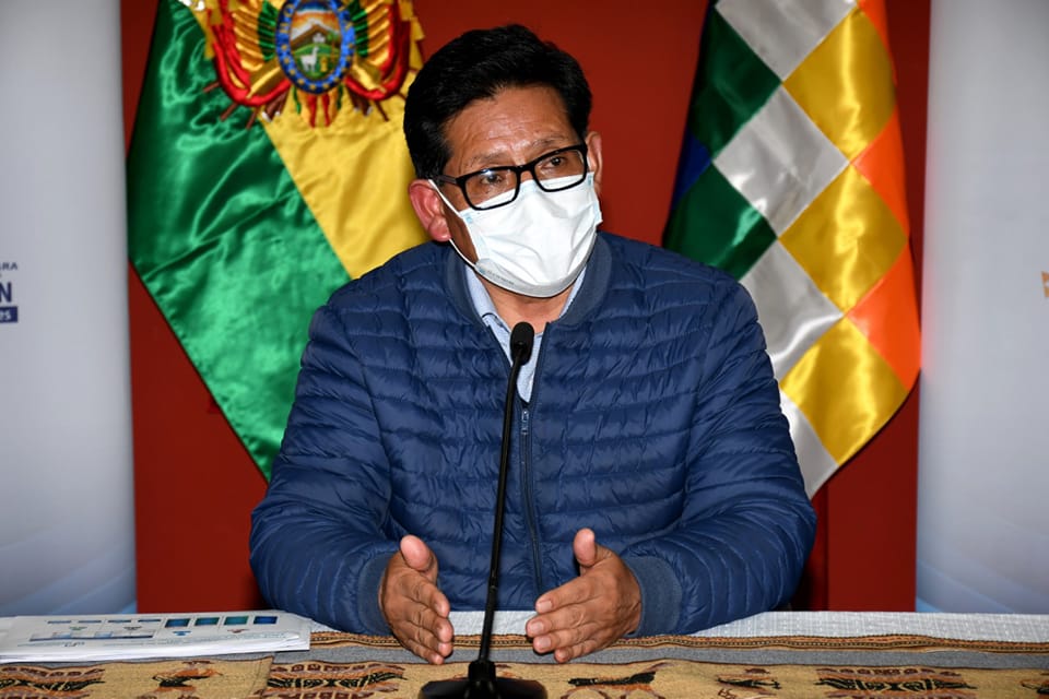 Gobierno trabaja por la calidad educativa y descarta privatizar la educación en Bolivia