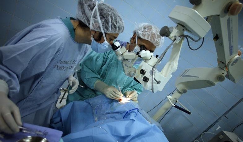 Presidente destaca cruzada de cirugías gratuitas contra la ceguera que se inició en cinco municipios de Santa Cruz 