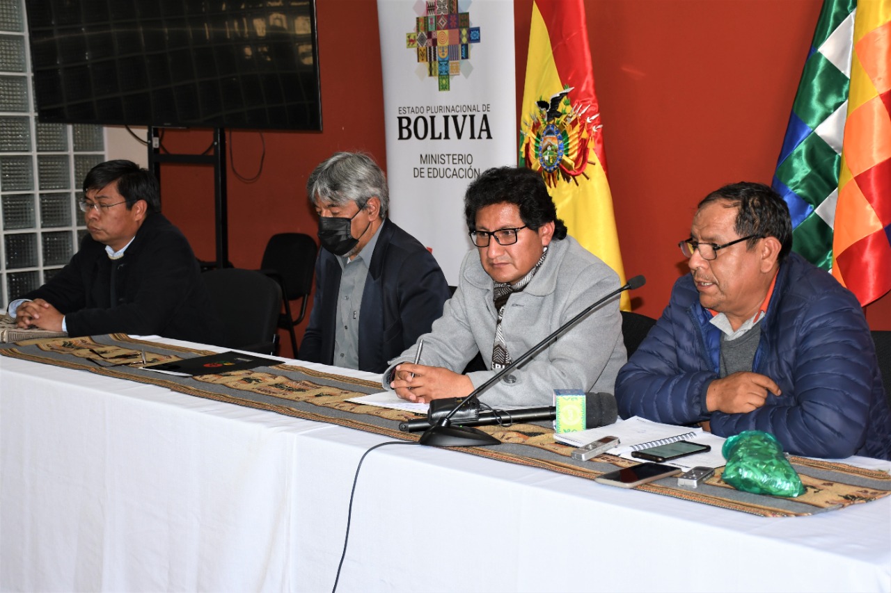 Educación coadyuva con la firma de convenio entre Unicef y Unibol para la otorgación de becas de postgrado 