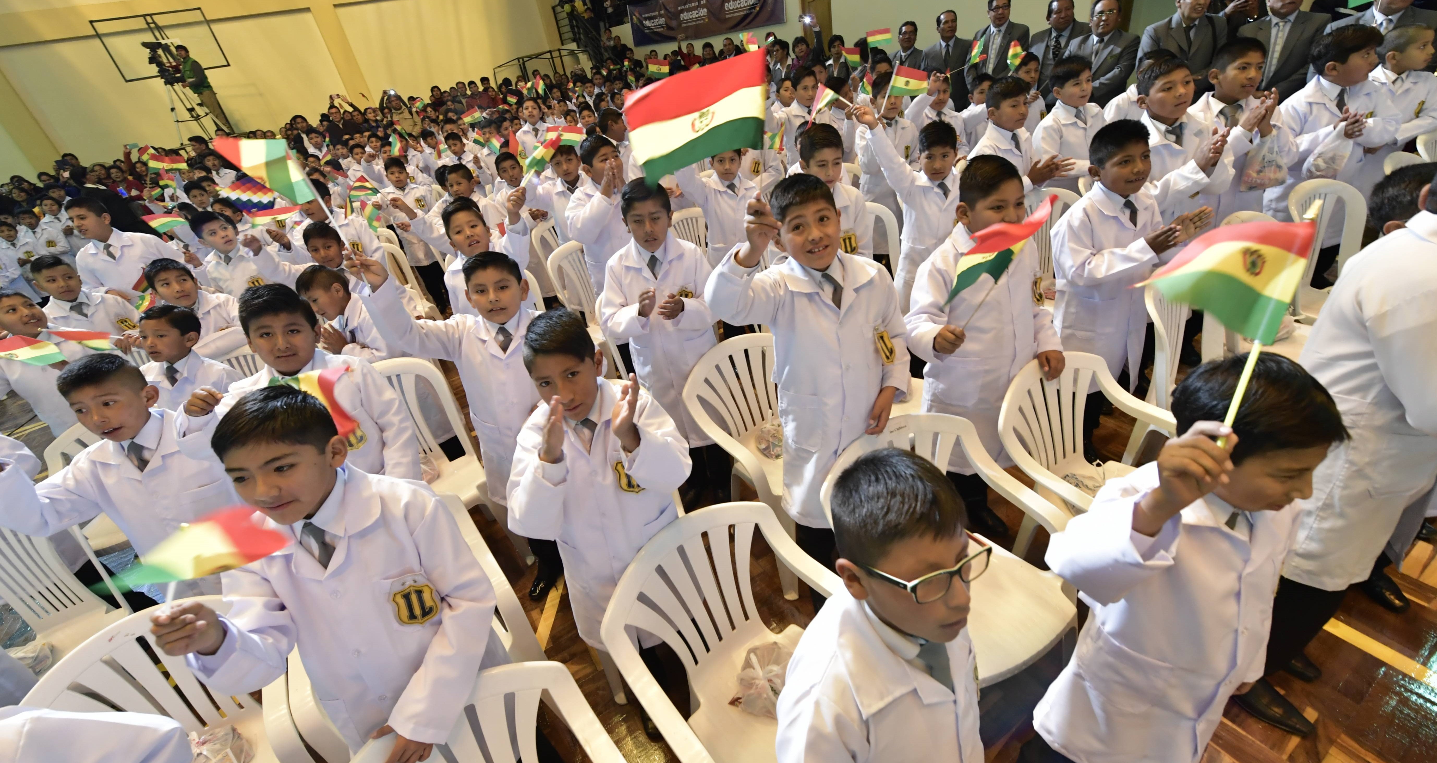 Estudiantes volverán a clases el 1 de agosto en las modalidades presencial y semipresencial