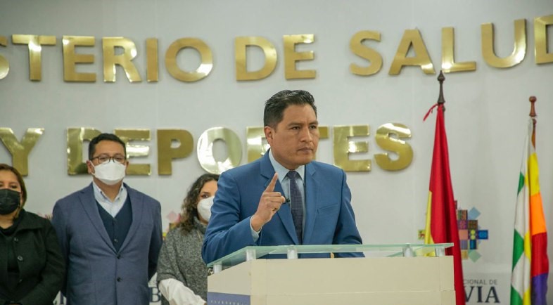 Ministro de Salud acusa a Luis Larrea de promover intentos desestabilizadores