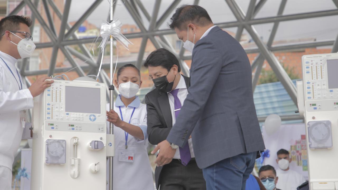 Pacientes renales del país se benefician con 32 equipos de hemodiálisis e instrumental quirúrgico