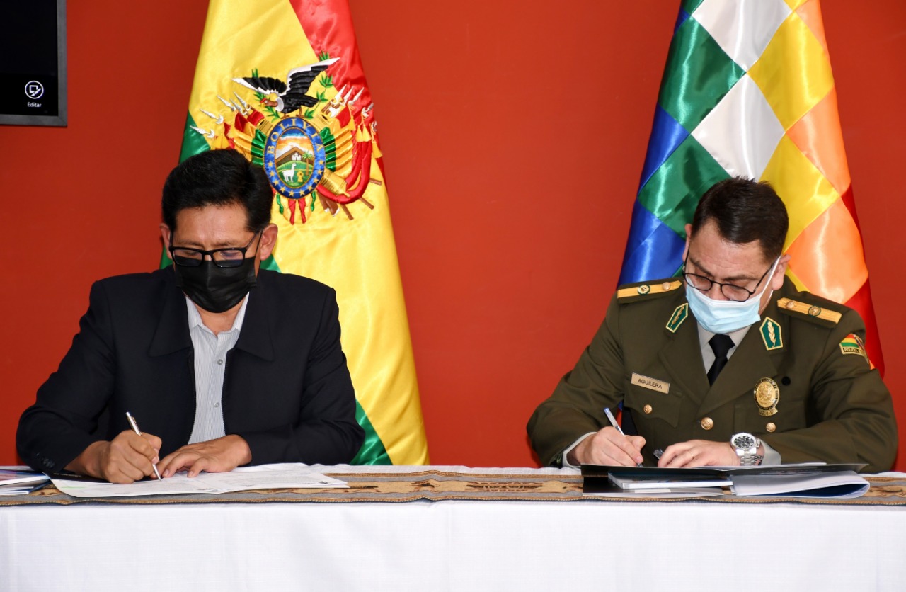 Policía acuerda con el Ministerio de Educación garantizar seguridad en las escuelas y promover actividades de prevención