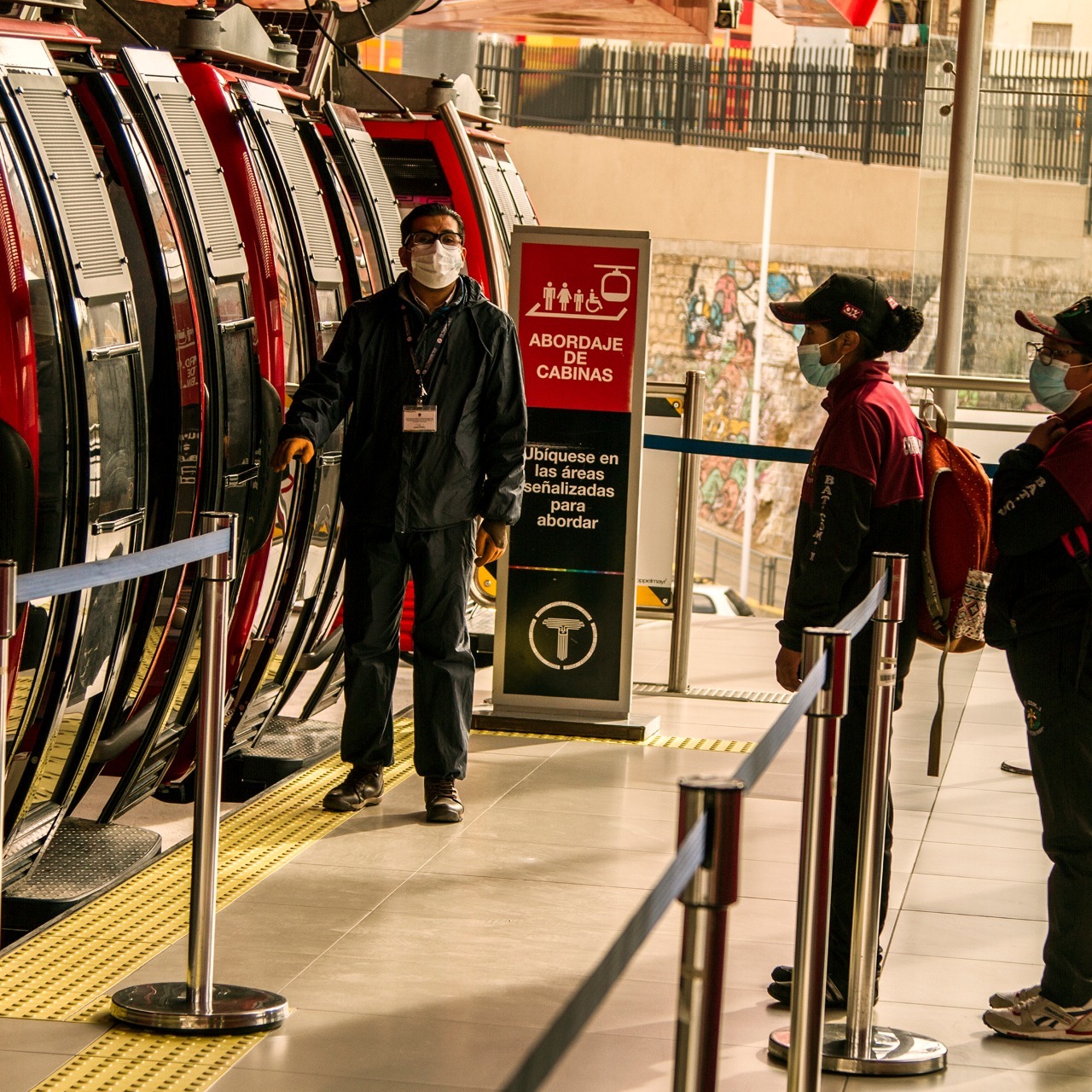 Mi Teleférico recuerda a usuarios que está prohibido el consumo de alimentos en cabinas