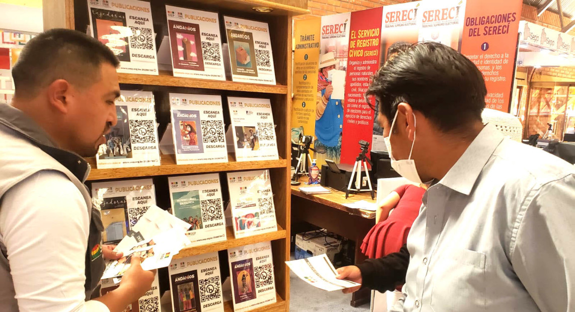 El Diccionario de la Democracia Intercultural, el más requerido en la Expoteco 2022