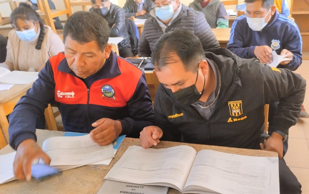 Cerca de 50.000 maestros participan en los talleres de socialización del currículo educativo actualizado