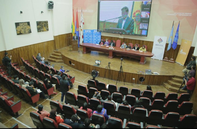 Auza destaca en el Congreso de las Américas que el SUS suma 132 millones de prestaciones de salud