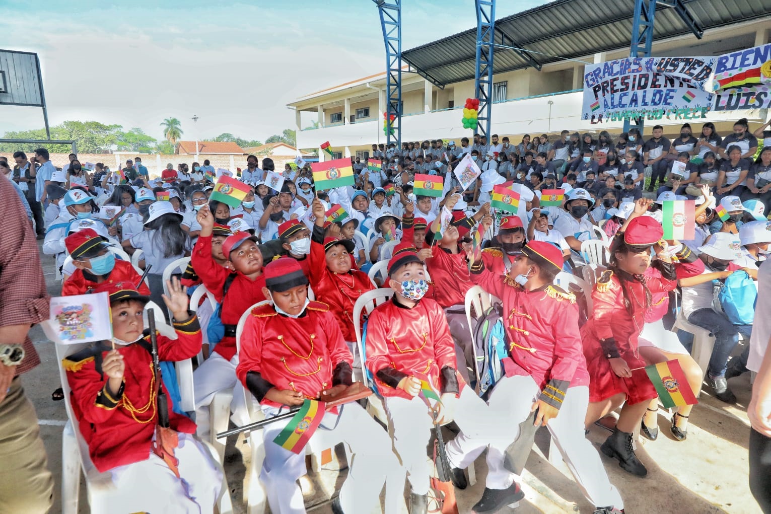 Educación evalúa ajustar cronograma de pago del bono Juancito Pinto en la ciudad de Santa Cruz