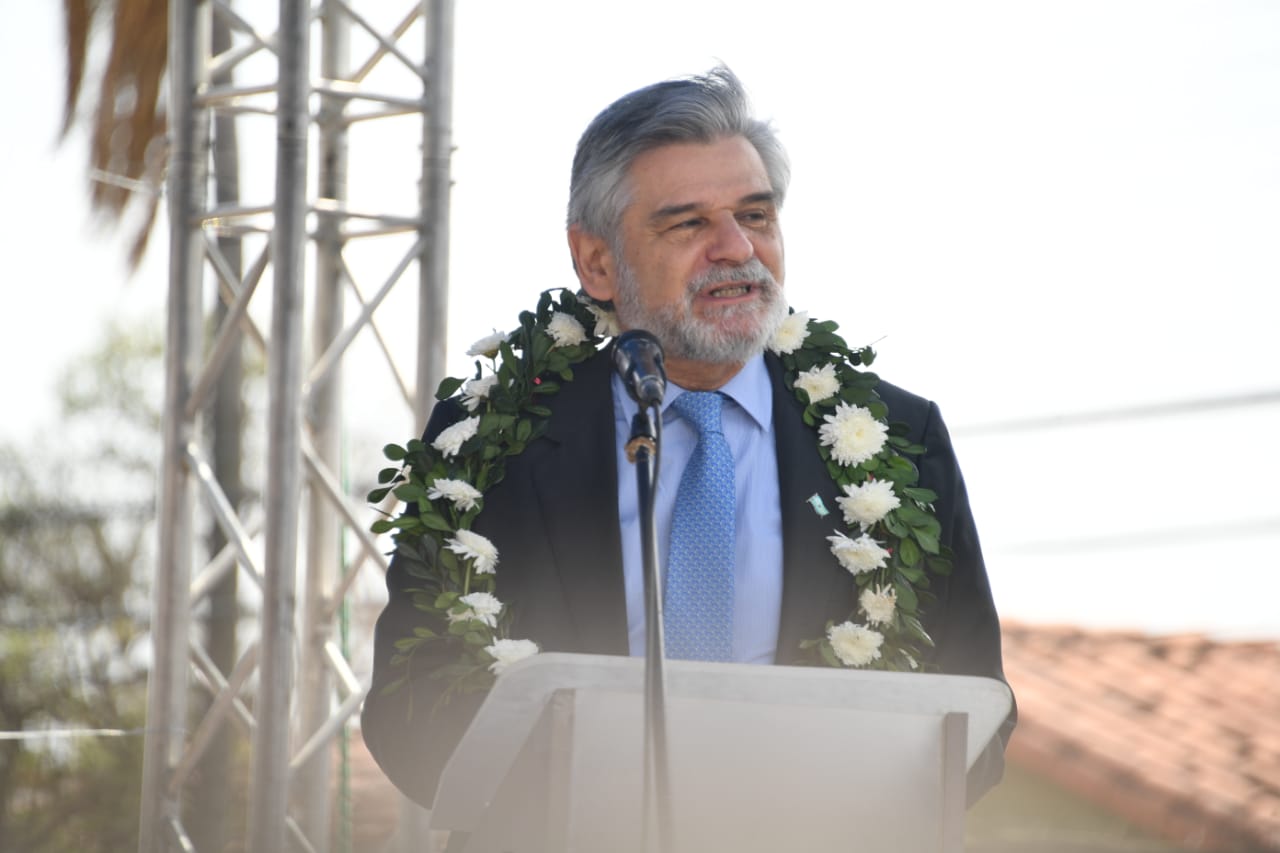 Ministro argentino destaca actitud de Arce de colocar la salud al acceso de todos