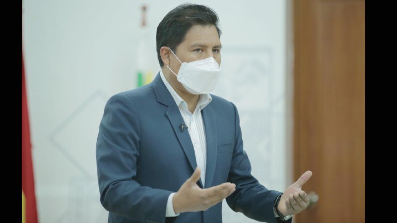 Auza advierte con descuentos y destitución a los profesionales de salud que acaten el paro en Santa Cruz