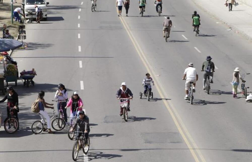 Con recorridos en bicicletas los paceños celebrarán el Día del Peatón