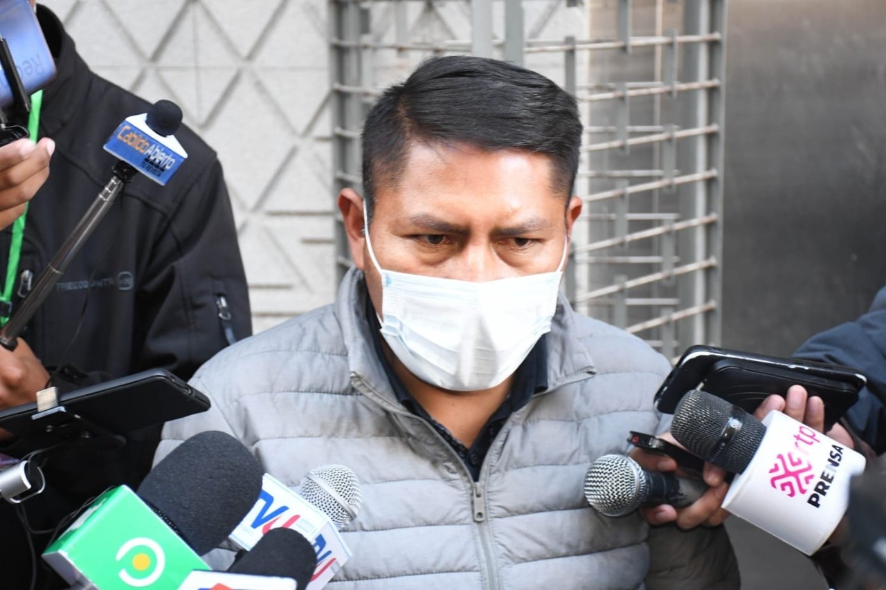 Diputado Angulo reprocha actitud de Copa y afirma que “no trabaja y solo se dedica a carajear”