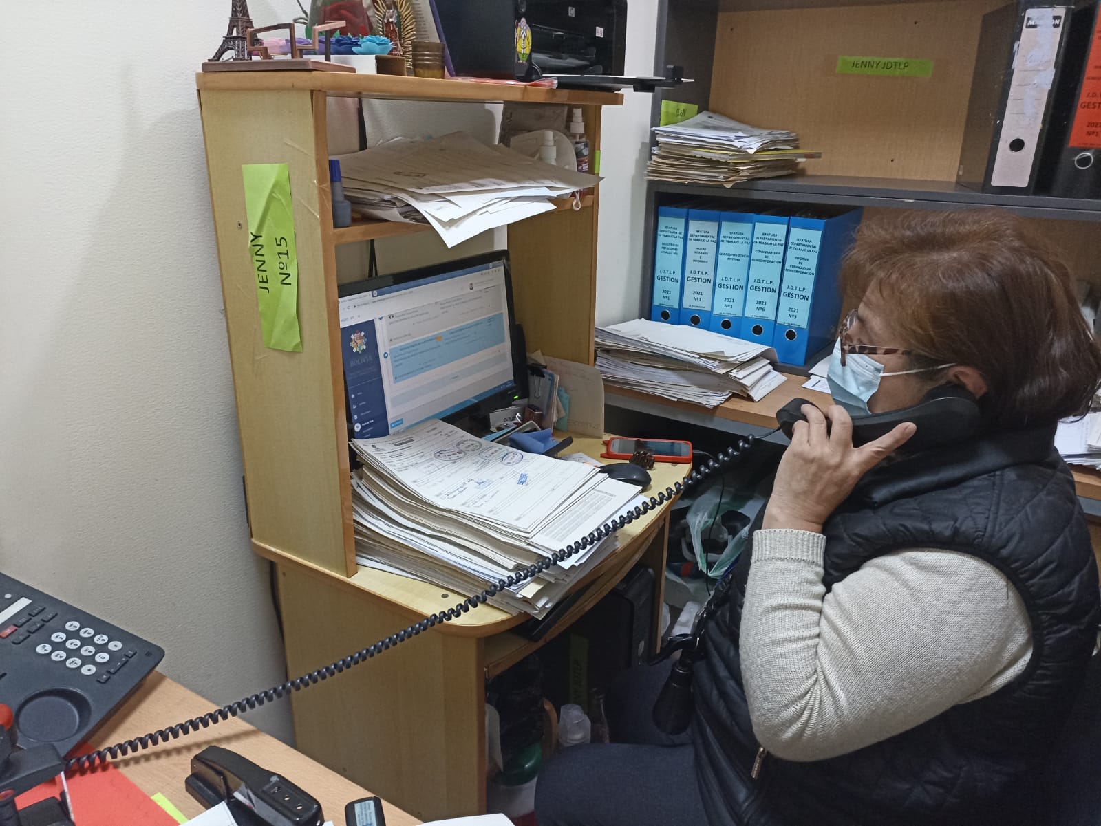 Ministerio de Trabajo dispone tolerancia de media jornada para secretarias y secretarios 