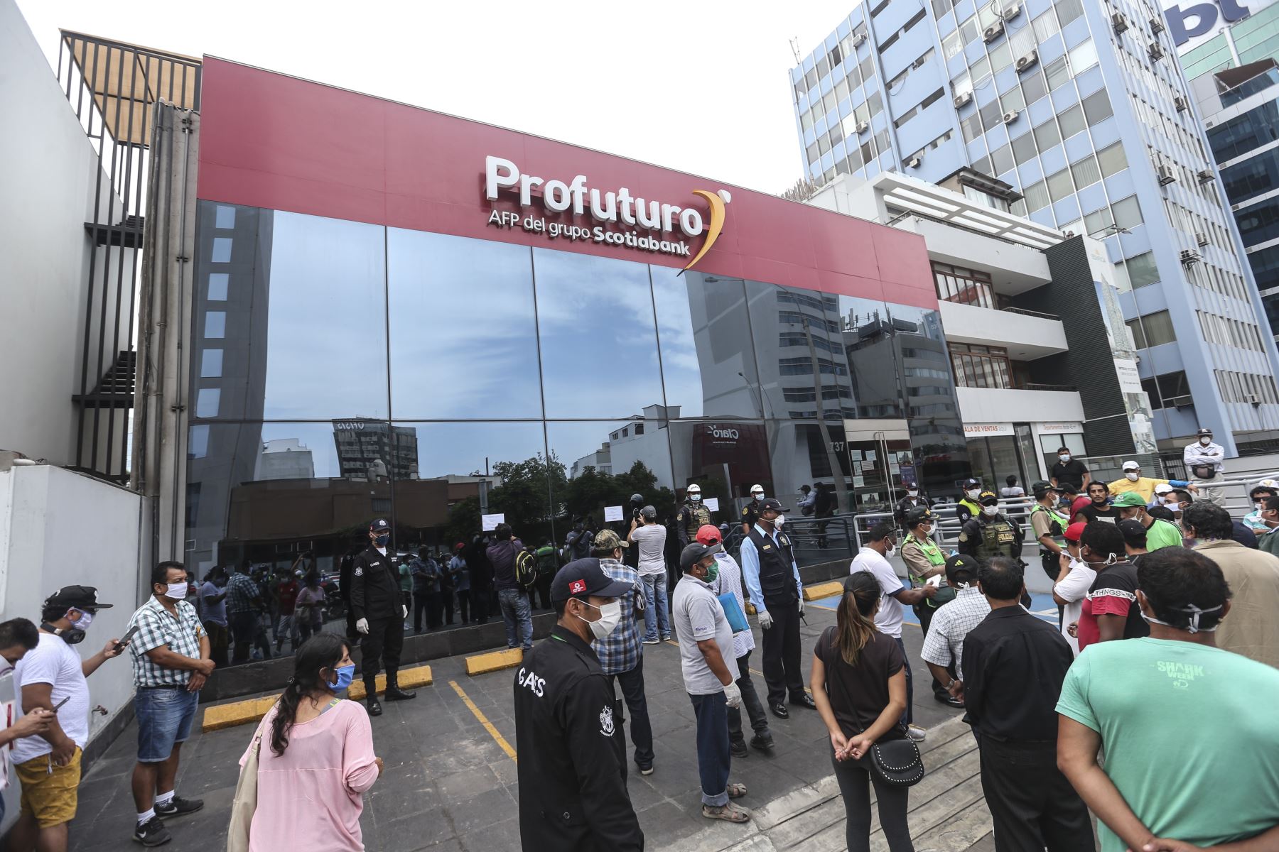 Gobierno peruano busca que retiro de fondos de AFP’s beneficie a quienes lo necesiten