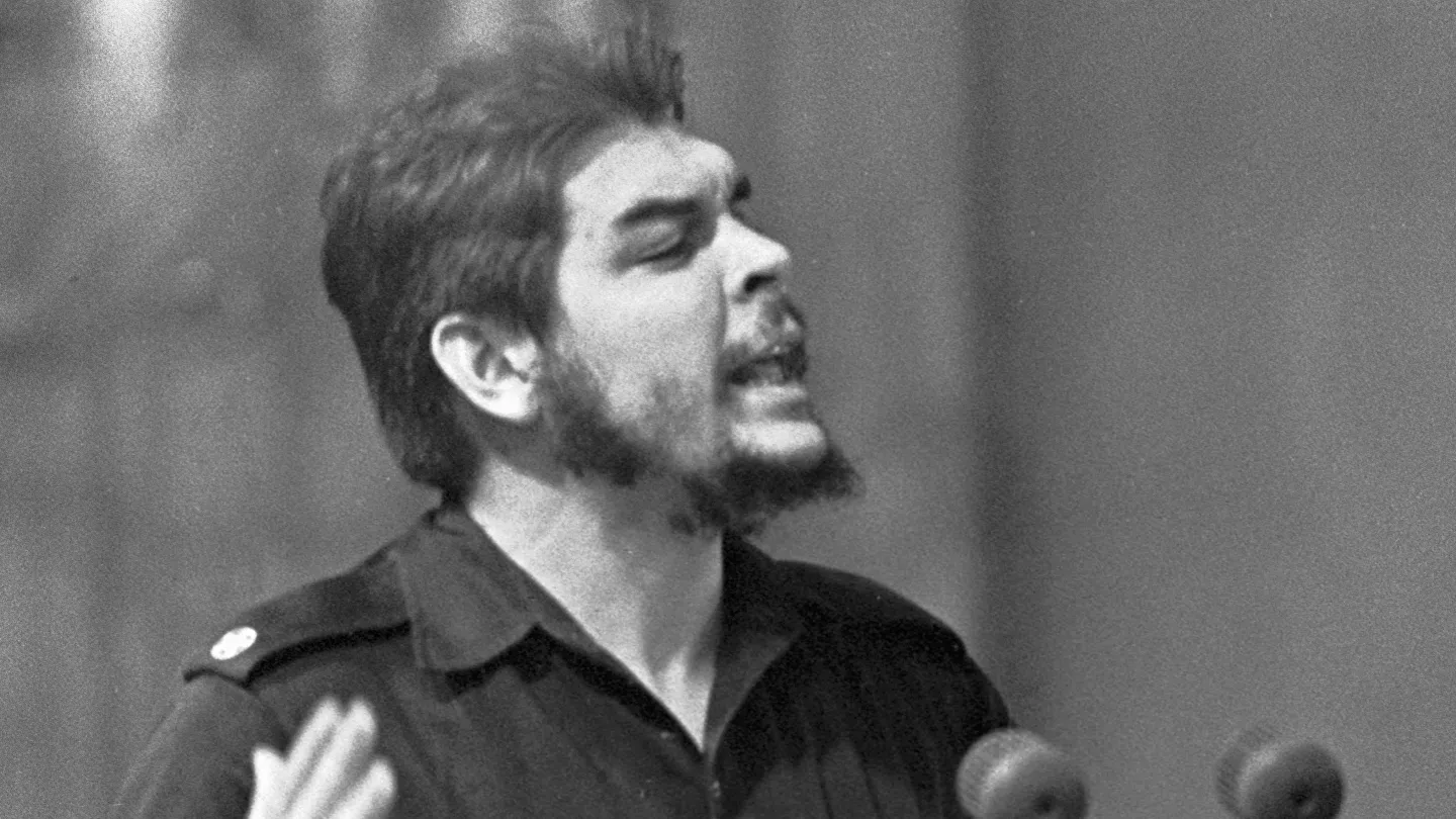 Activistas planean instalar un monumento al “Che” en Crimea