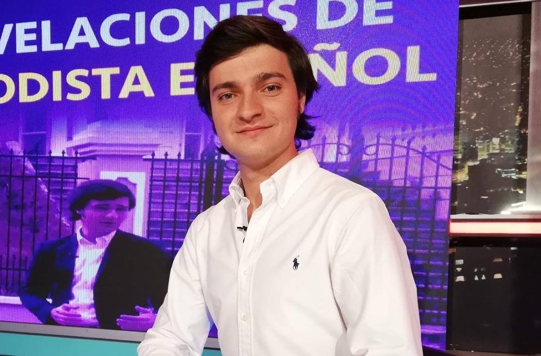 Periodista español Entrambasaguas es acusado de acoso a menores y Fiscalía pide un año de cárcel