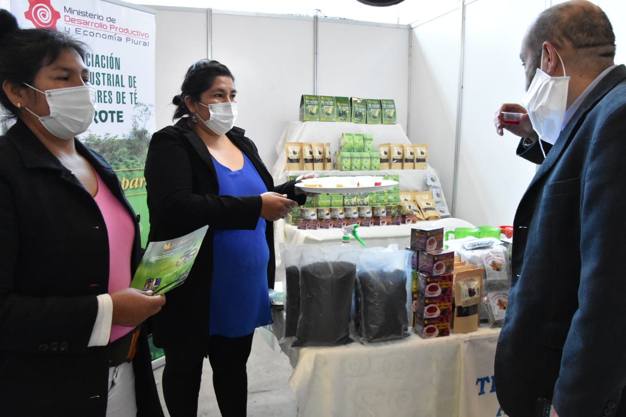 Arce destaca crecimiento del IVA, del IGAE y la reducción del desempleo en Bolivia