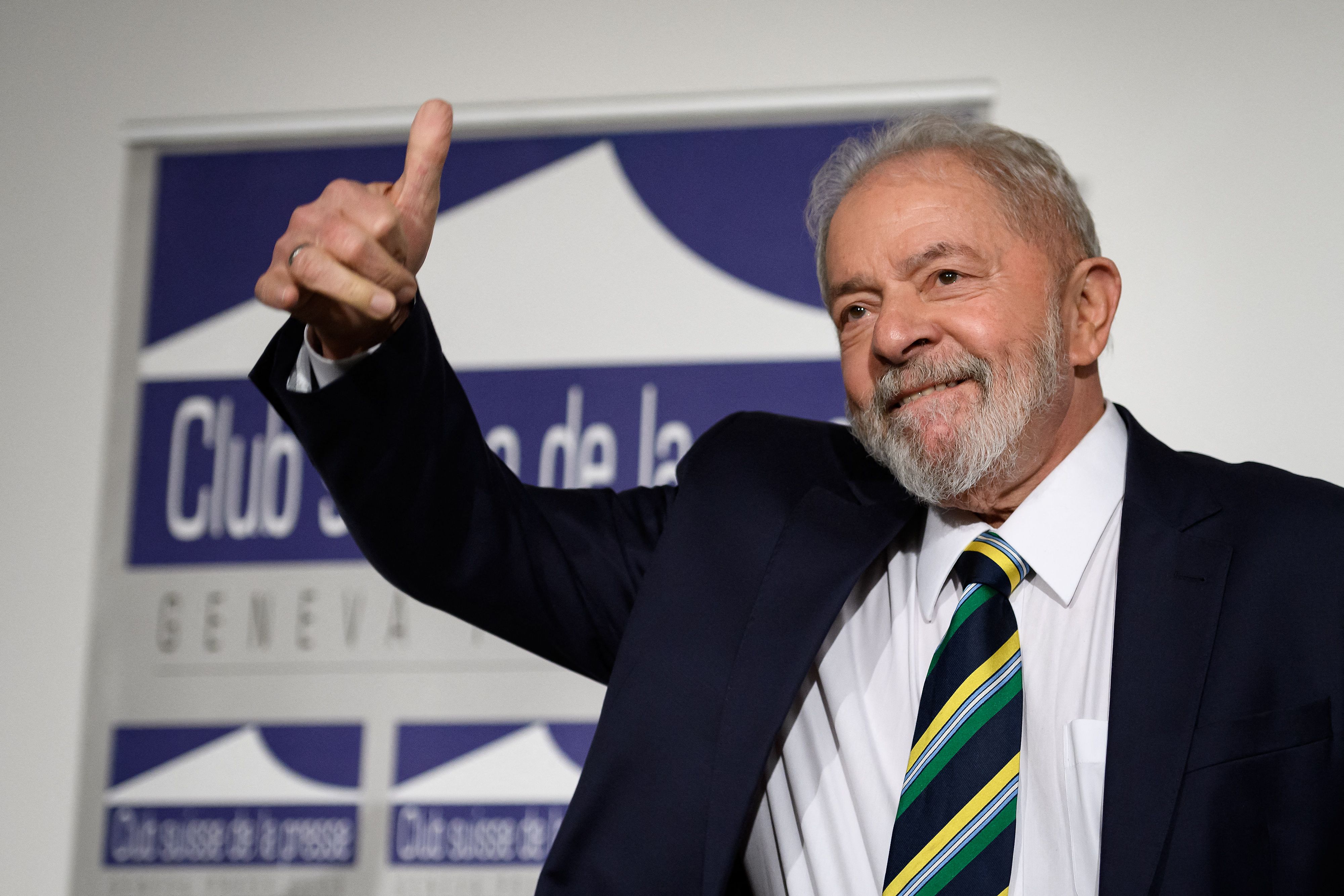 Lula aparece como favorito en los sondeos para las elecciones de 2022